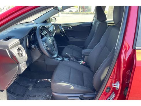 Used 2018 Toyota Corolla iM w/ Carpet Mat Package (TMS) image 11