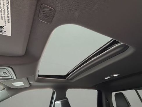 Used 2023 Chevrolet Silverado 1500 LTZ w/ LTZ Premium Package image 19