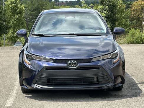 Used 2025 Toyota Corolla LE w/ LE Premium Package FWD image 27