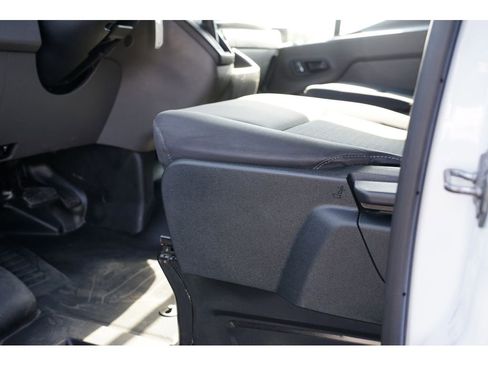 Used 2023 Ford Transit 250 Low Roof AWD w/ Exterior Upgrade Package image 15