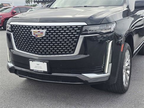 Used 2022 Cadillac Escalade Premium Luxury w/ Performance Package image 11