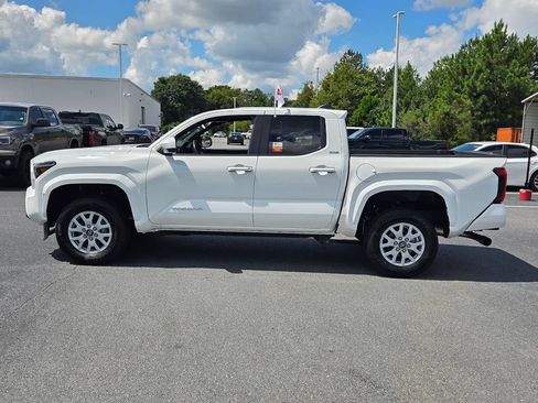 Certified 2025 Toyota Tacoma SR5 RWD image 4