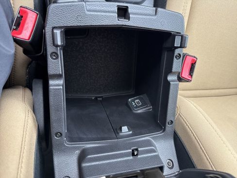 Used 2021 Jeep Wrangler Unlimited Sahara image 21