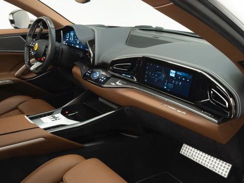 Used 2024 Ferrari Purosangue image 39