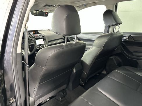 Used 2018 Subaru Forester 2.5i Touring w/ Popular Package #3B image 27