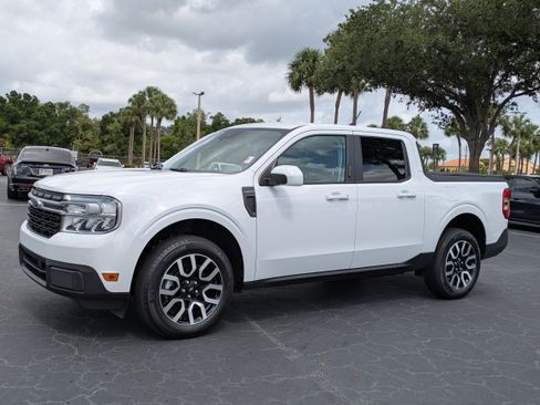 Used 2023 Ford Maverick Lariat FWD image 2