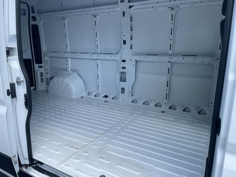 Used 2026 RAM ProMaster 2500 w/ Convenience Group FWD image 19
