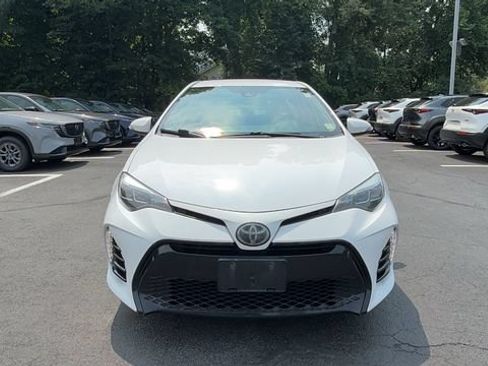 Used 2018 Toyota Corolla SE FWD image 2