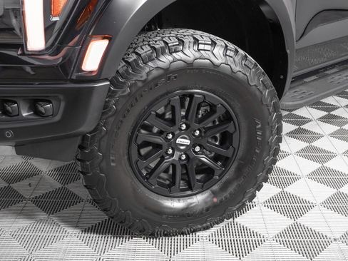 Used 2025 Ford F150 Raptor image 31