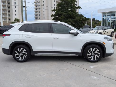 Used 2026 Volkswagen Tiguan S FWD image 2