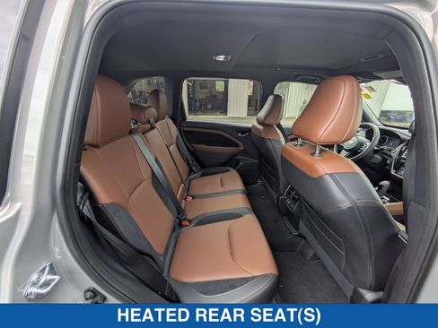 Certified 2025 Subaru Forester Touring AWD/4WD image 35