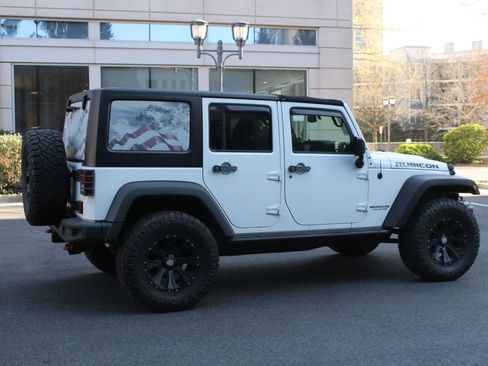 Used 2017 Jeep Wrangler Unlimited Rubicon w/ Dual Top Group AWD/4WD image 7