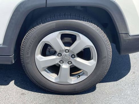 Used 2020 Jeep Compass Latitude FWD image 30