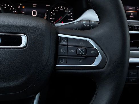 Used 2025 Jeep Compass Limited AWD/4WD image 37