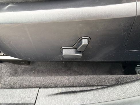 Used 2014 Chrysler 200 LX image 19