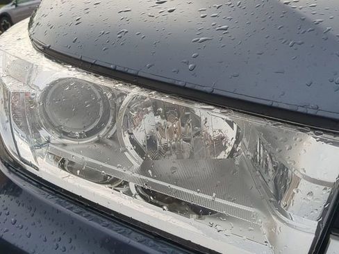 Used 2018 Toyota Highlander XLE image 9