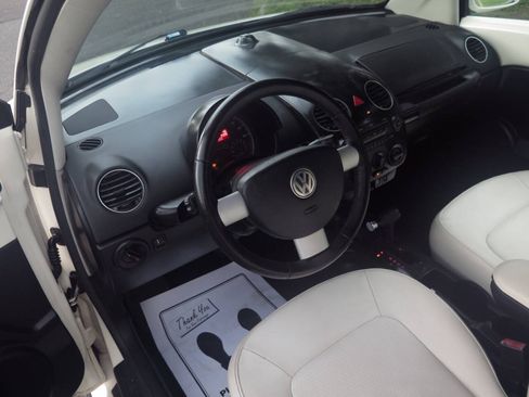 Used 2007 Volkswagen Beetle Triple White Edition FWD image 10