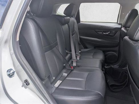 Used 2017 Nissan Rogue SL AWD/4WD image 19
