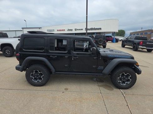 Used 2023 Jeep Wrangler Unlimited Rubicon 4xe w/ Cold Weather Group AWD/4WD image 9