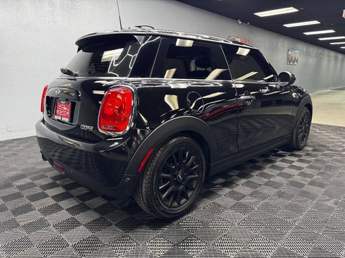Used 2018 MINI Cooper 2-Door Hardtop w/ Signature Line Package image 12