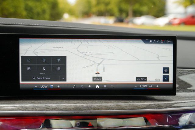 Used 2024 BMW i7 xDrive60 AWD/4WD image 29