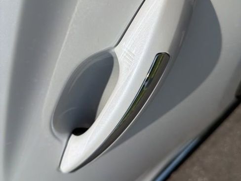 Used 2019 Lincoln Nautilus Reserve FWD image 16