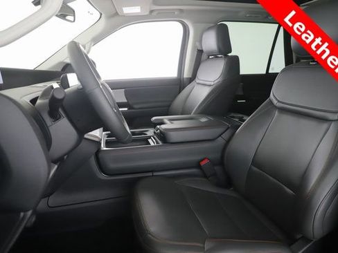 Used 2025 Ford Expedition Active image 16