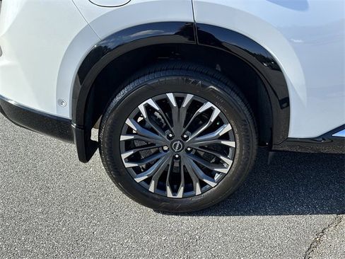 Certified 2024 Nissan Rogue Platinum w/ Platinum Premium Package image 18