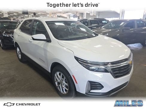 Used 2024 Chevrolet Equinox LT FWD image 1