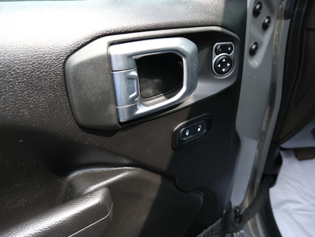 Used 2023 Jeep Gladiator Rubicon w/ Cold Weather Group AWD/4WD image 27