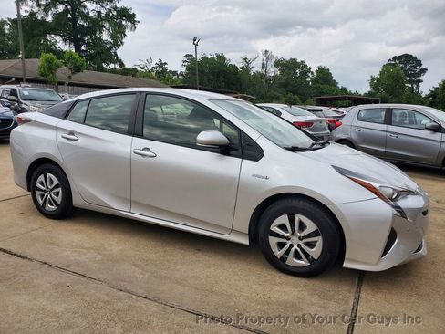Used 2018 Toyota Prius Two w/ Prius Two Safety Plus Package FWD image 6