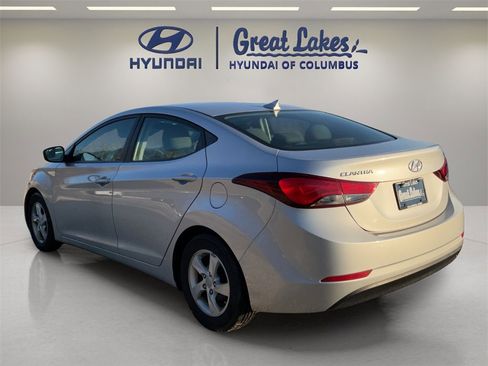 Used 2015 Hyundai Elantra SE image 3