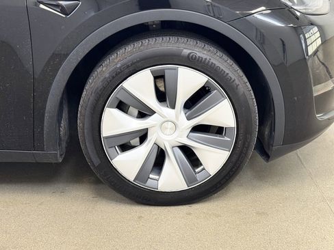 Used 2023 Tesla Model Y Long Range image 4