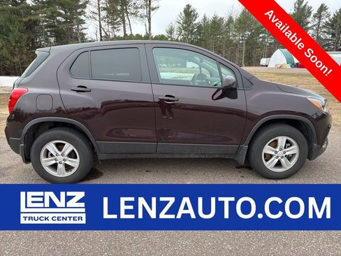 Used 2022 Chevrolet Trax LS w/ Tint and Cruise Package AWD/4WD image 1