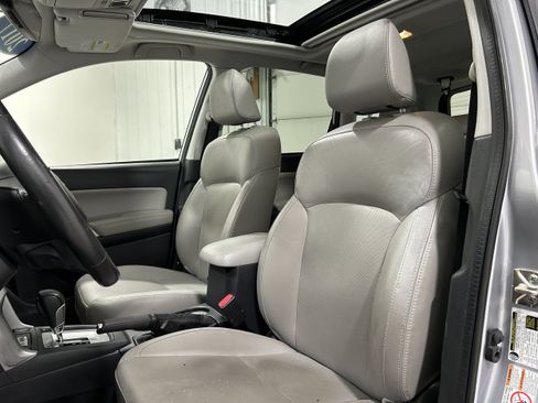 Used 2017 Subaru Forester 2.5i Limited AWD/4WD image 23