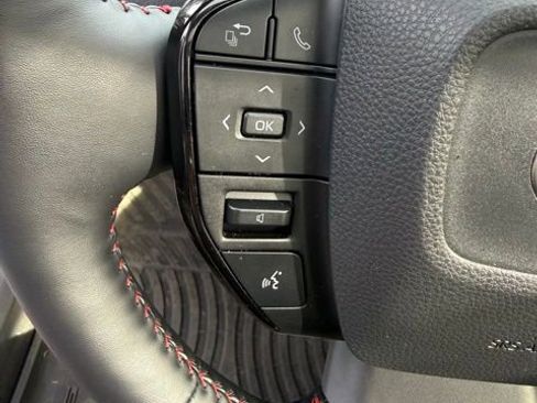 Used 2024 Toyota Prius Prime XSE Premium image 19