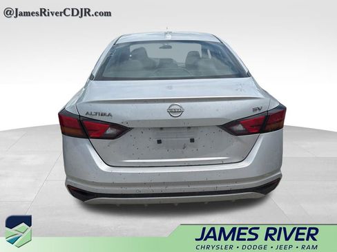Used 2024 Nissan Altima 2.5 SV FWD image 6