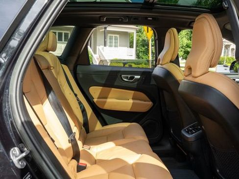 Used 2023 Volvo XC60 B5 Ultimate w/ Climate Package AWD/4WD image 53
