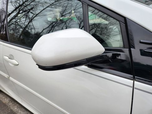 Used 2019 Toyota Prius Prime Premium w/ Carpet Mat Package image 8