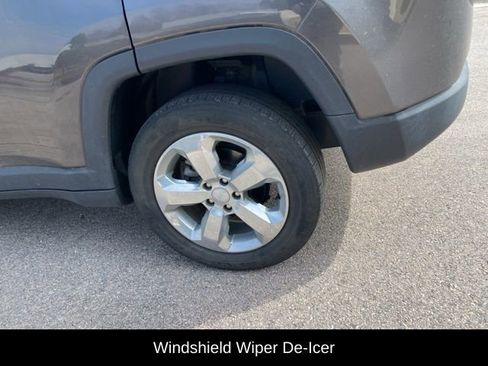 Used 2019 Jeep Compass Latitude w/ Cold Weather Group image 13