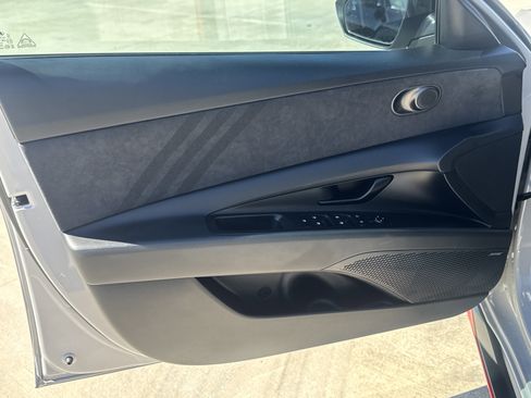 Used 2025 Hyundai Elantra N image 3