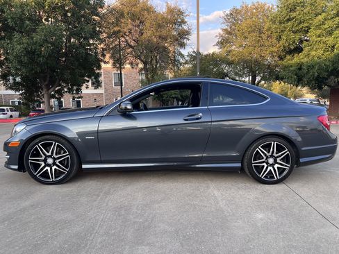 Used 2013 Mercedes-Benz C 250 Coupe image 4