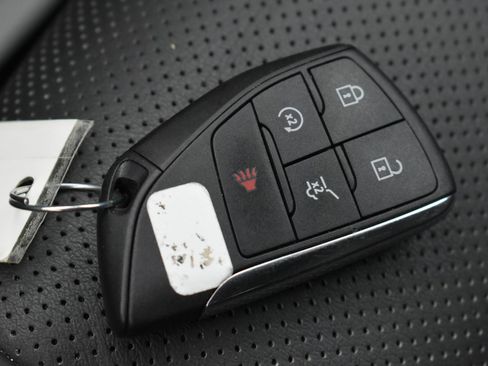 Used 2023 Buick Envision Essence w/ Technology Package I image 34