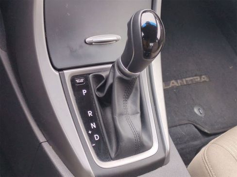 Used 2015 Hyundai Elantra SE w/ Option Group 02 image 30