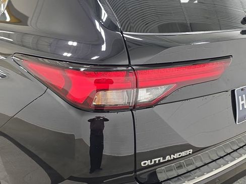 Used 2024 Mitsubishi Outlander SE AWD/4WD image 32