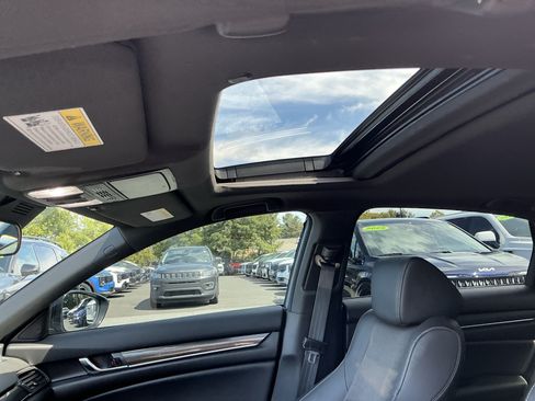 Used 2022 Honda Accord Sport image 12