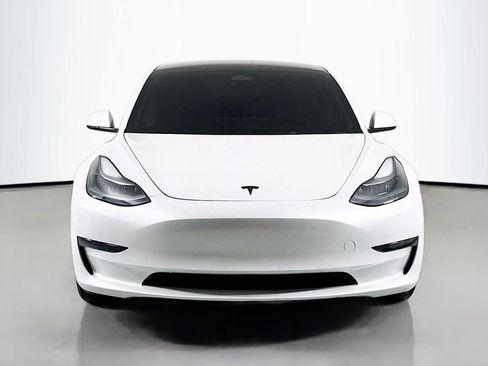 Used 2023 Tesla Model 3 Standard Range image 2