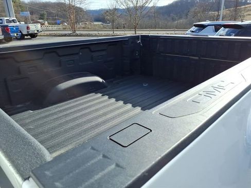 Used 2025 GMC Sierra 3500 SLT image 17