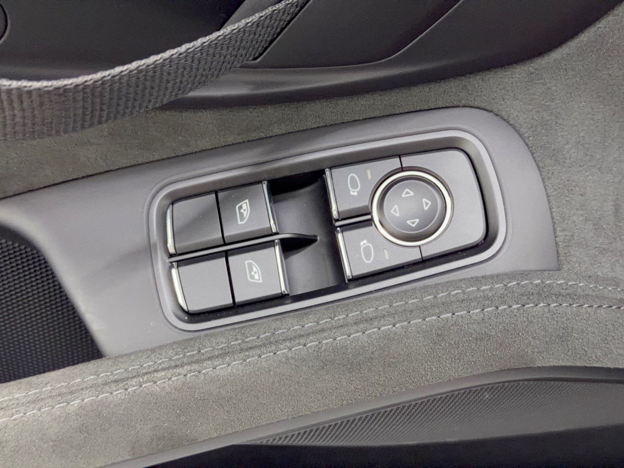 Certified 2023 Porsche 718 Boxster Spyder RWD image 15
