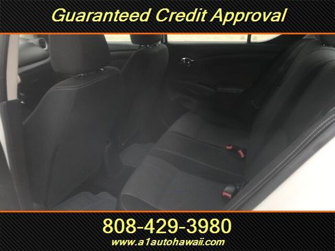 Used 2016 Nissan Versa SV FWD image 8